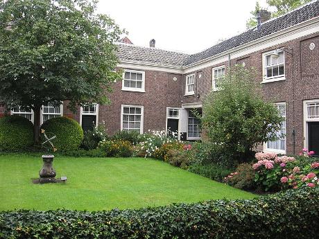 Foto Regenten- en Lenghenhof in Dordrecht, Zien, Bezienswaardigheden